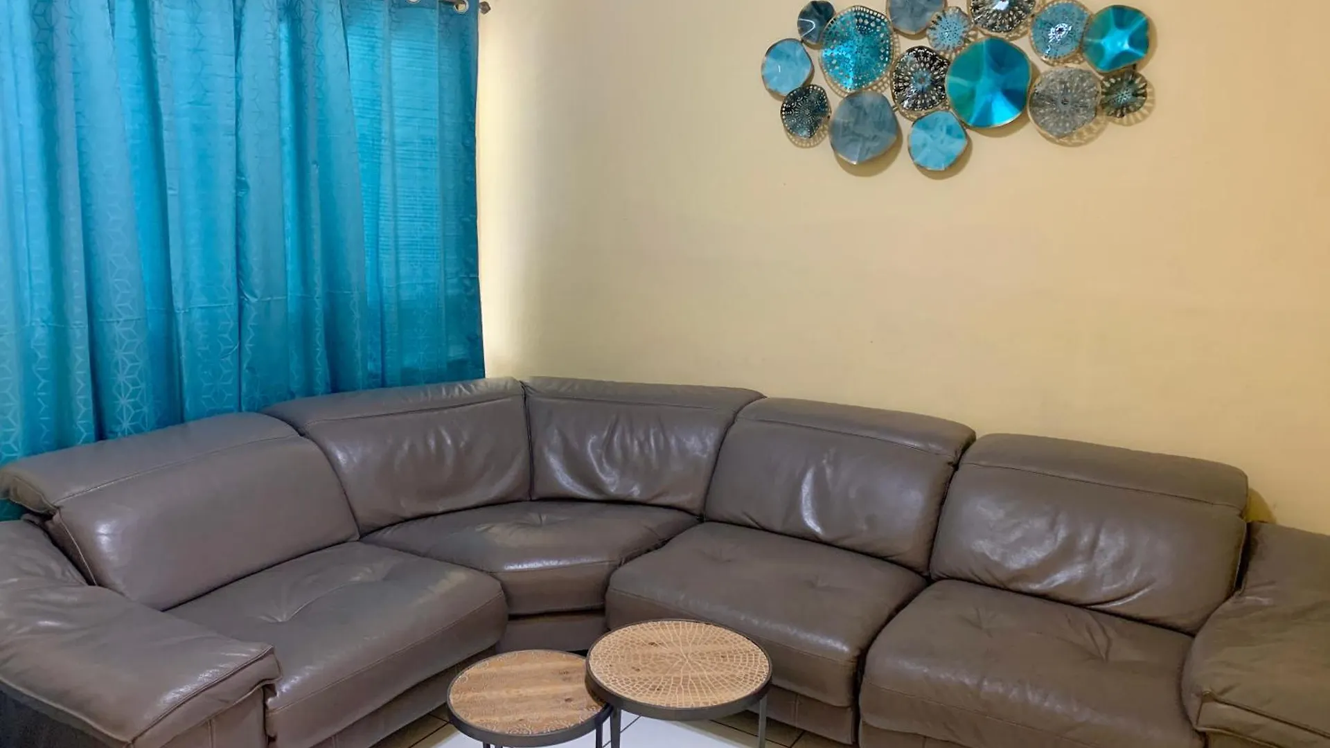 Suite 3, Blue Pavilion - Steps To Beach - Car, Value, Service West Bay Apartment